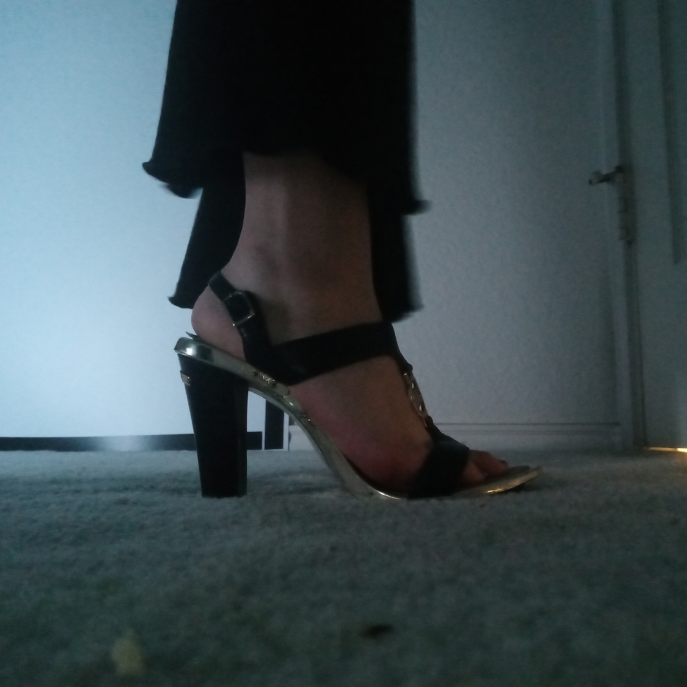 Heels - Picture 5 of 6